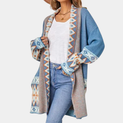 Trendige Damenstrickjacke im Boho-Stil für einen unbeschwerten Look