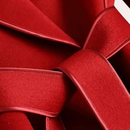 Stilvoller langer Damenmantel für einen raffinierten Look