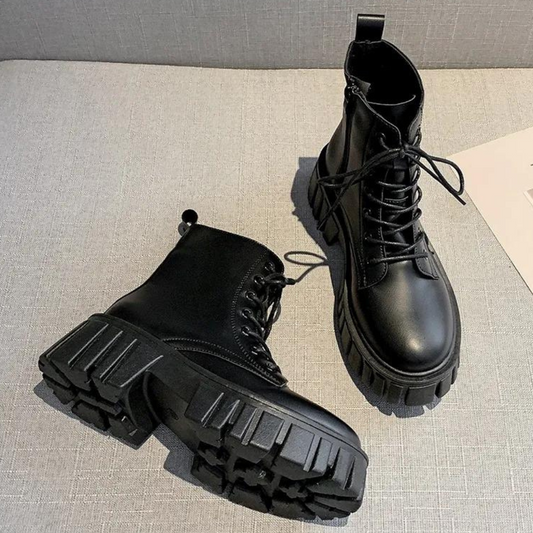 Venetia - Eleganter Damenstiefel mit raffinierten Schnürsenkeln und praktischem Reißverschluss