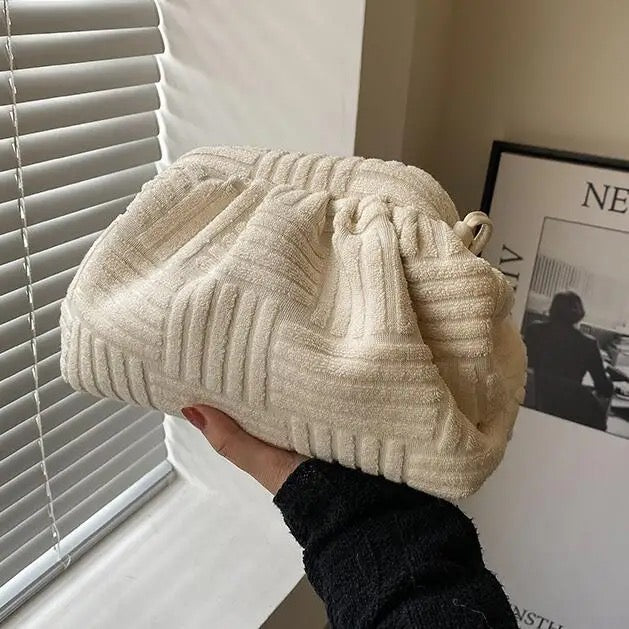 Sabrina - Elegante und funktionelle Handtuchtasche für Frauen