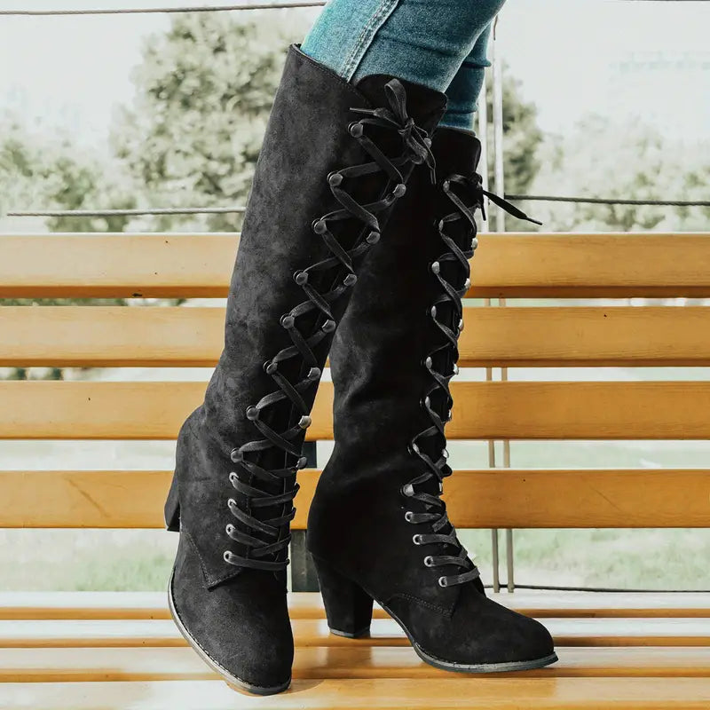 LEONA - Stylische Damenstiefel mit stabilen Absätzen
