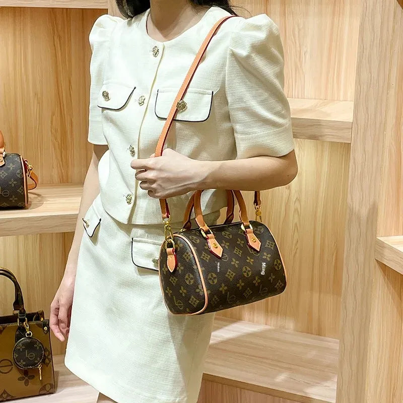 Damen Kissen Handtasche Vintage Floral. Modische und stilvolle Tasche