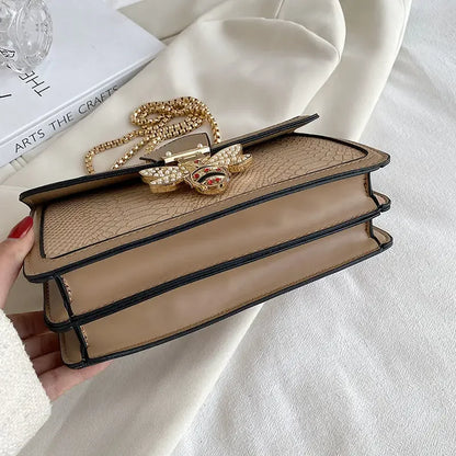 Luxuriöse Crooobody Handtasche. Bienenverschluss Tote Lässig Klappe. Krokodilprint Handtasche