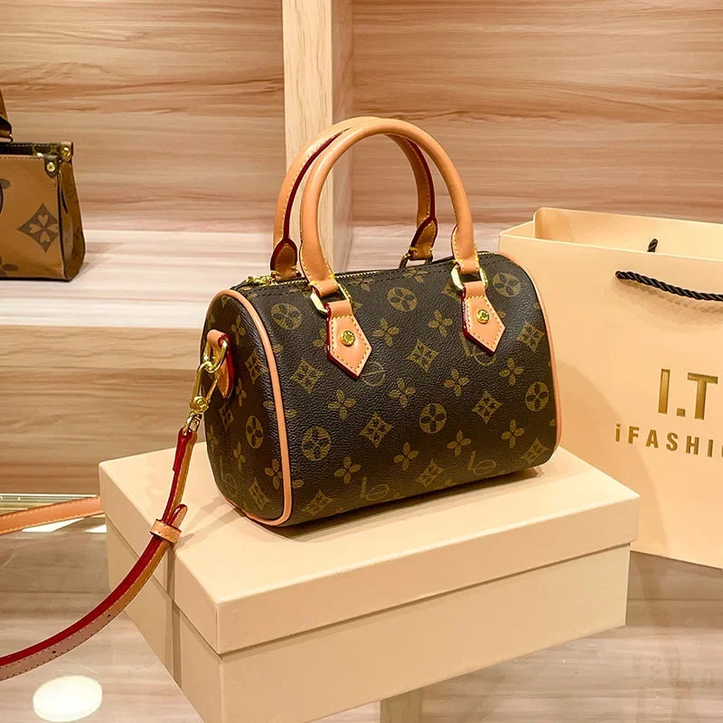 Damen Kissen Handtasche Vintage Floral. Modische und stilvolle Tasche