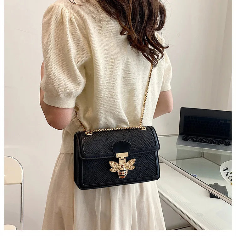 Luxuriöse Crooobody Handtasche. Bienenverschluss Tote Lässig Klappe. Krokodilprint Handtasche