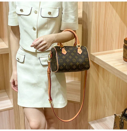 Damen Kissen Handtasche Vintage Floral. Modische und stilvolle Tasche