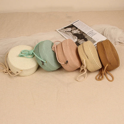 Stilvolle runde handgewebte Umhängetasche mit Reißverschluss von Angel